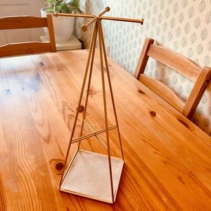 NWT Jewelry organizer / holder